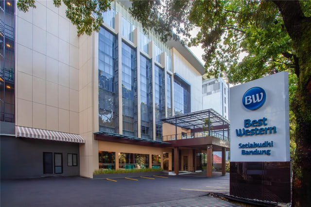 Best Western Setiabudhi Bandung exterior and entrance